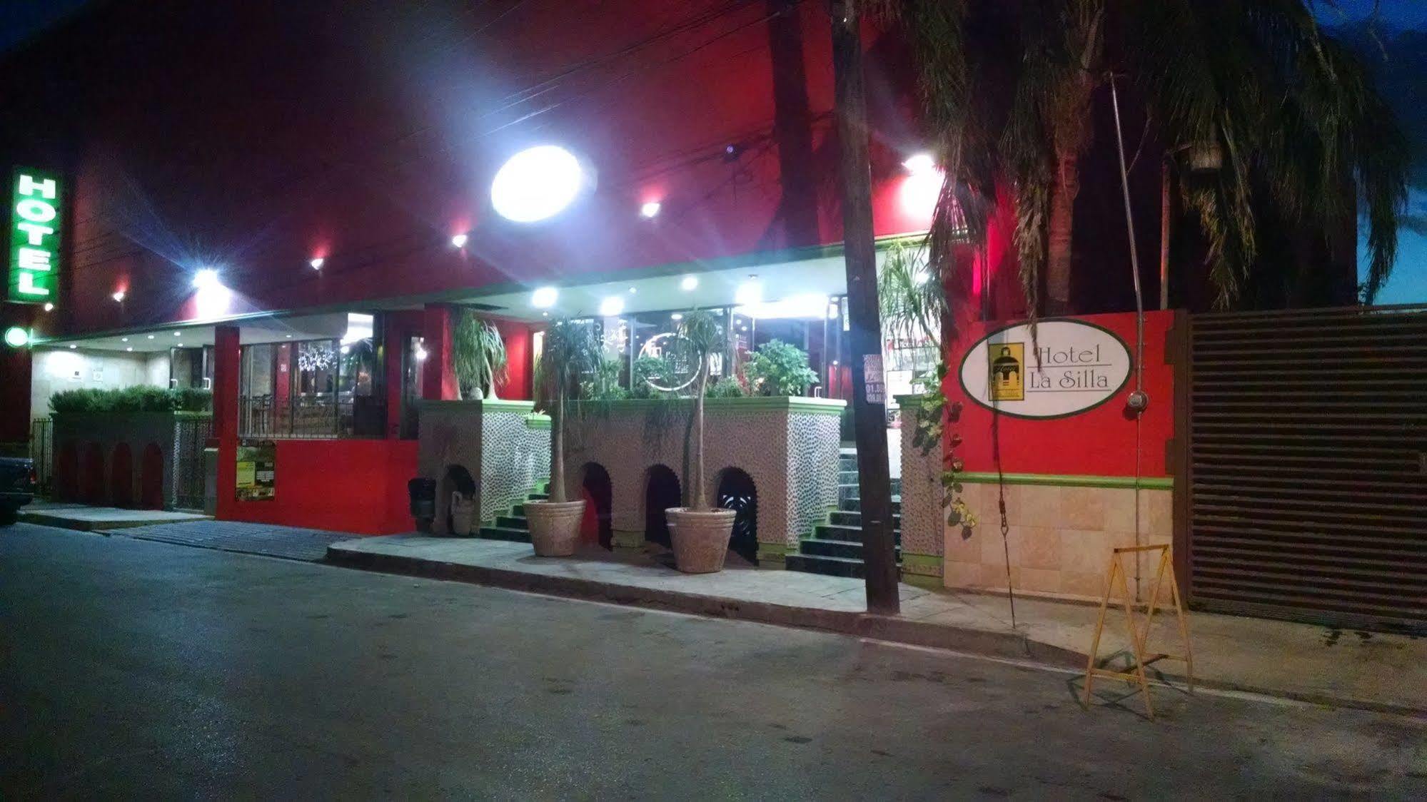 Hotel La Silla Monterrey Buitenkant foto