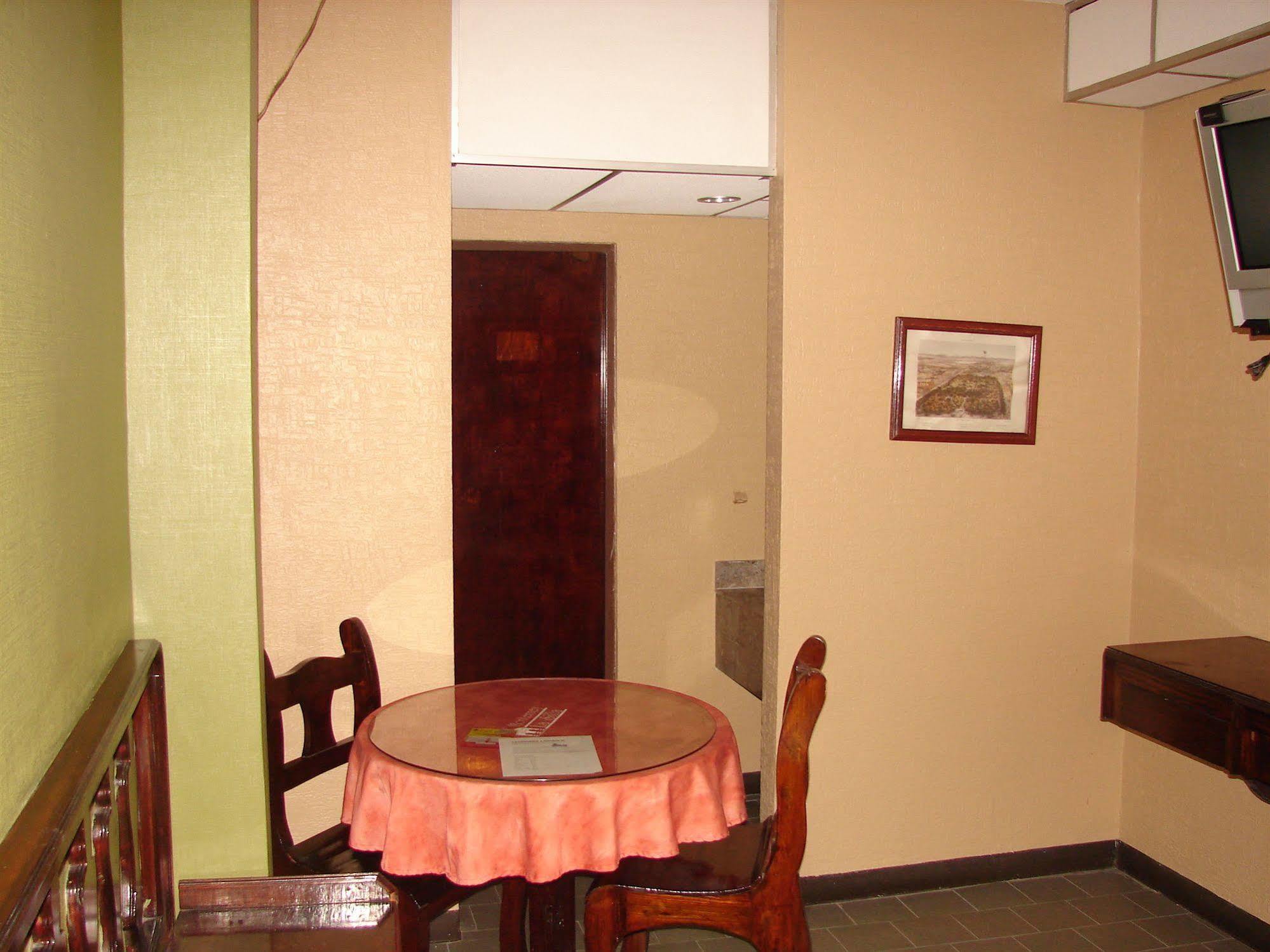 Hotel La Silla Monterrey Buitenkant foto