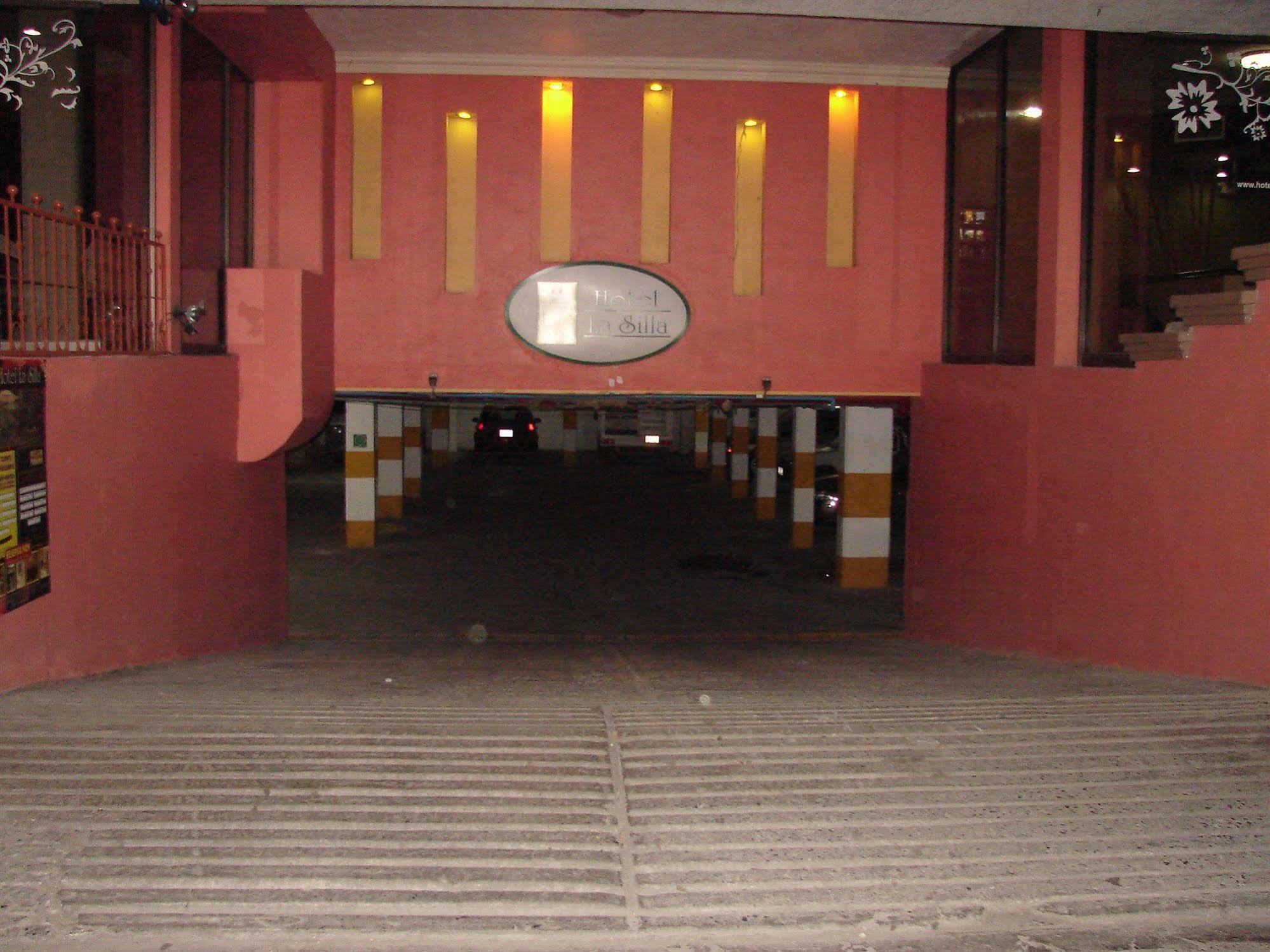 Hotel La Silla Monterrey Buitenkant foto