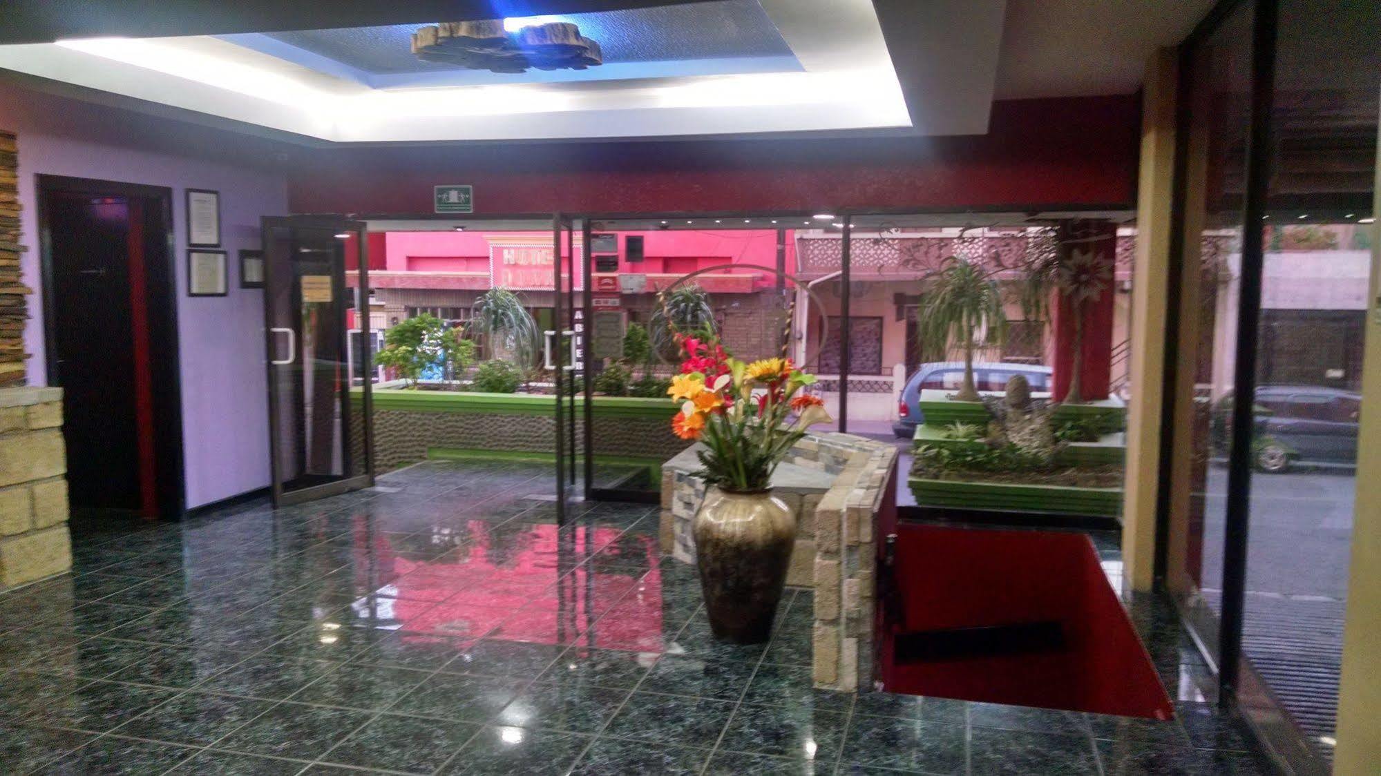 Hotel La Silla Monterrey Buitenkant foto